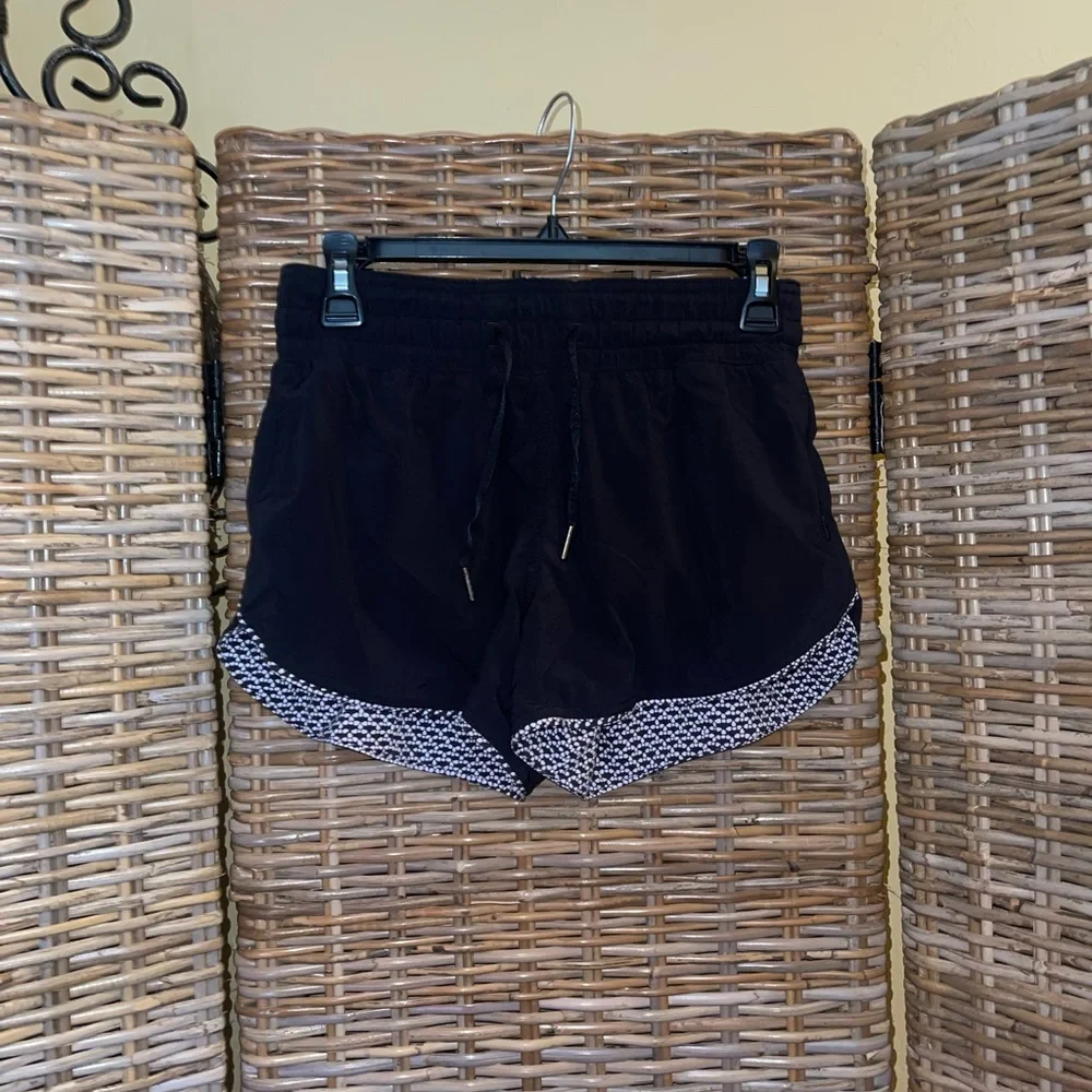 #23 Lululemon Choose A Side Short *3"
Black / Monochromic Black Sz 4 - Picture 7 of 12